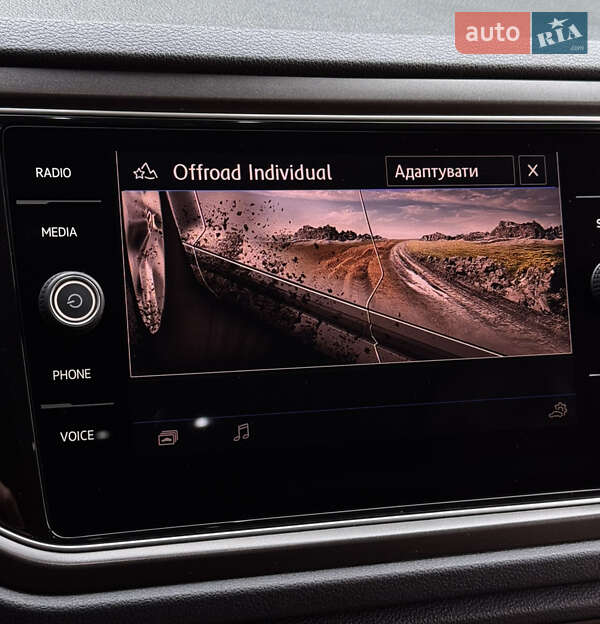 Внедорожник / Кроссовер Volkswagen T-Roc 2018 в Киеве