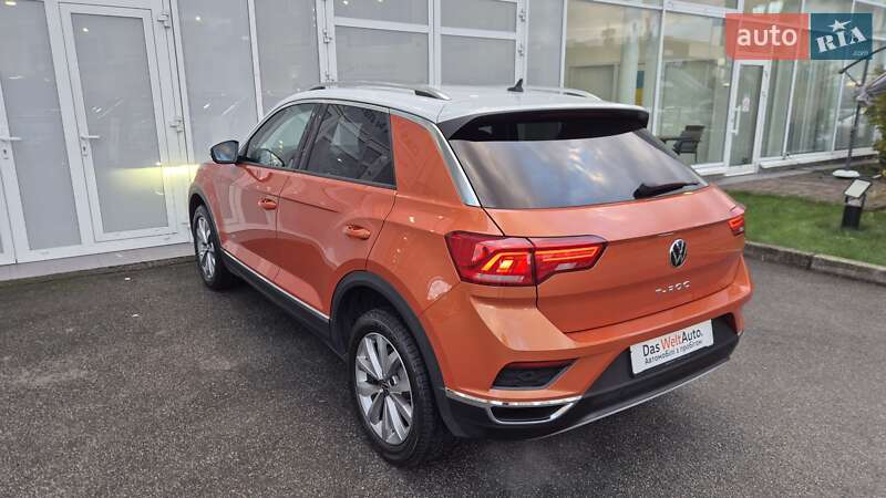 Внедорожник / Кроссовер Volkswagen T-Roc 2020 в Киеве