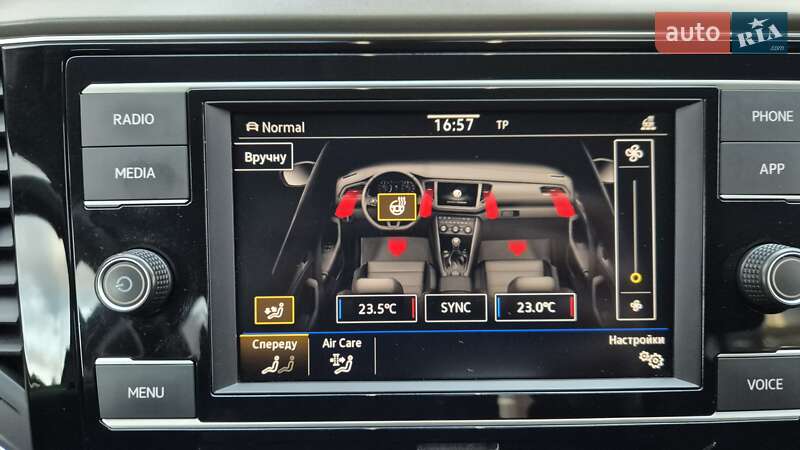 Внедорожник / Кроссовер Volkswagen T-Roc 2020 в Киеве