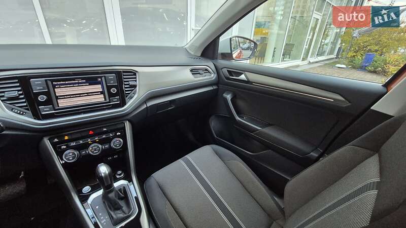 Внедорожник / Кроссовер Volkswagen T-Roc 2020 в Киеве