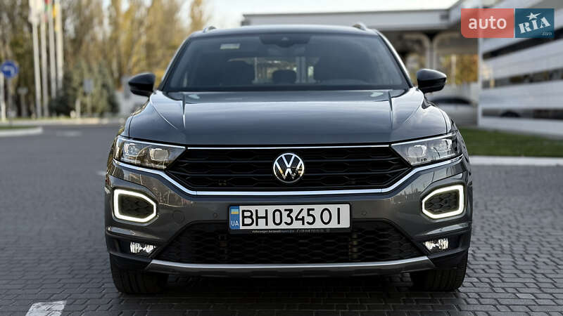 Внедорожник / Кроссовер Volkswagen T-Roc 2021 в Одессе