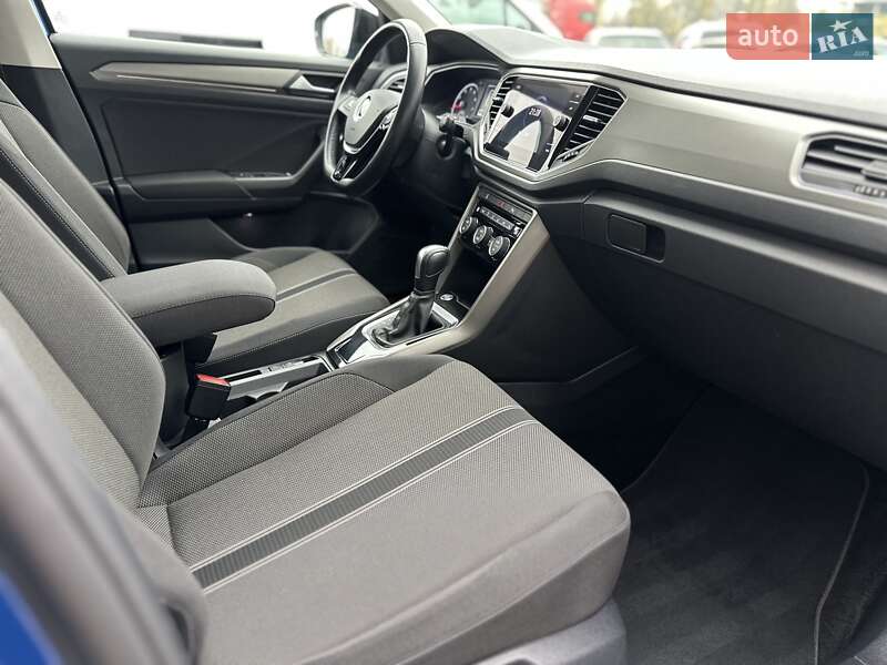 Внедорожник / Кроссовер Volkswagen T-Roc 2021 в Киеве фото 11 Внедорожник / Кроссовер Volkswagen T-Roc 2021 в Киеве