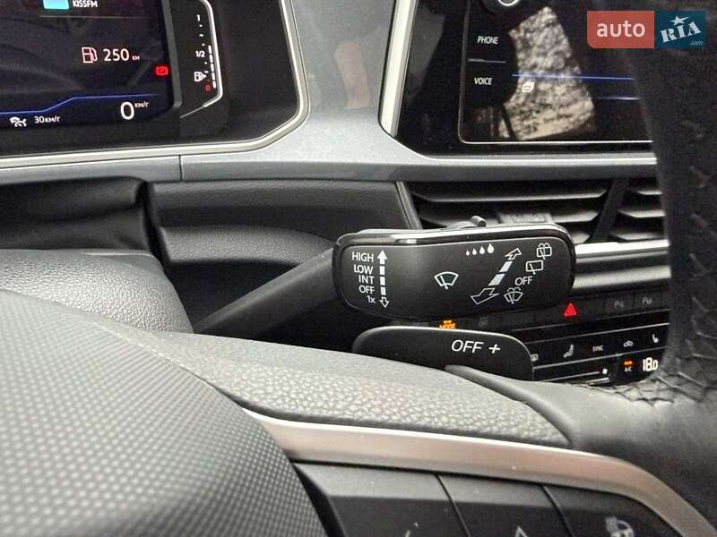 Внедорожник / Кроссовер Volkswagen T-Roc 2022 в Одессе