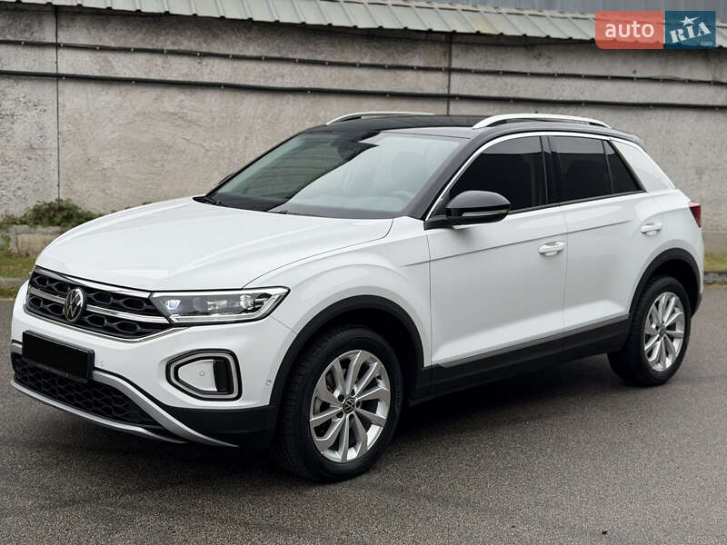 Внедорожник / Кроссовер Volkswagen T-Roc 2023 в Киеве