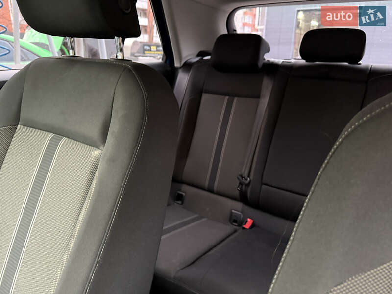 Внедорожник / Кроссовер Volkswagen T-Roc 2019 в Тернополе