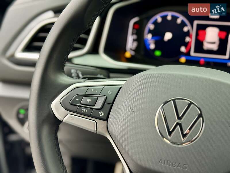 Позашляховик / Кросовер Volkswagen T-Roc 2024 в Києві