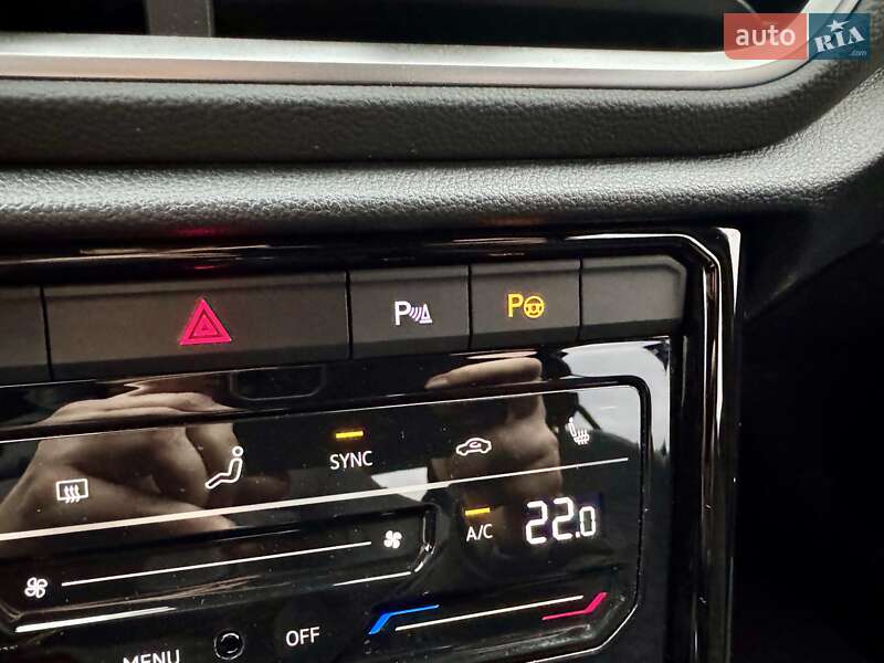 Позашляховик / Кросовер Volkswagen T-Roc 2024 в Києві