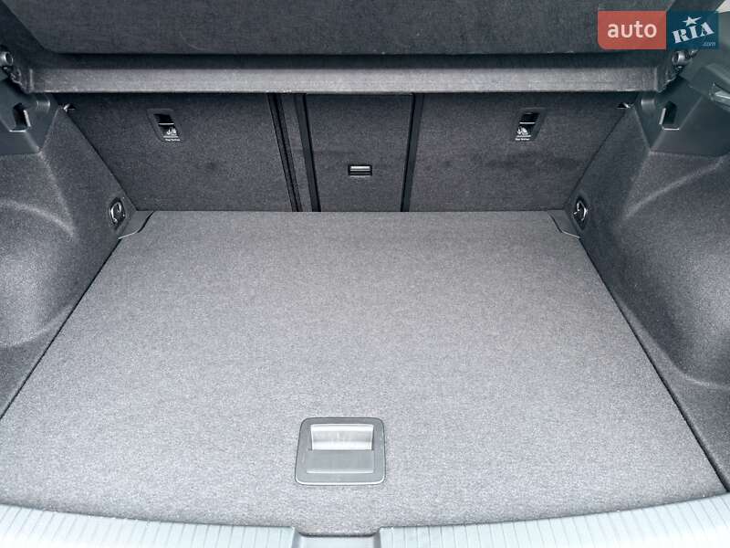 Позашляховик / Кросовер Volkswagen T-Roc 2023 в Івано-Франківську