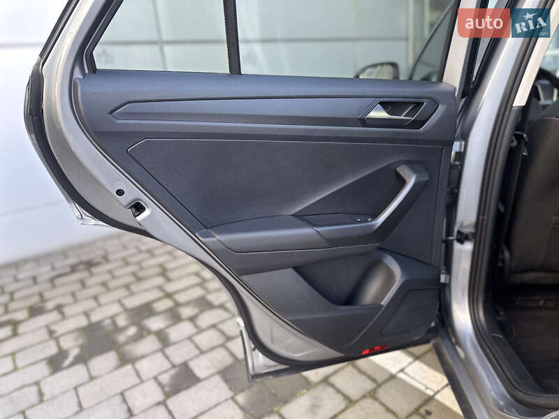 Позашляховик / Кросовер Volkswagen T-Roc 2022 в Івано-Франківську