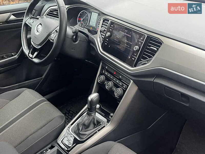 Внедорожник / Кроссовер Volkswagen T-Roc 2021 в Киеве