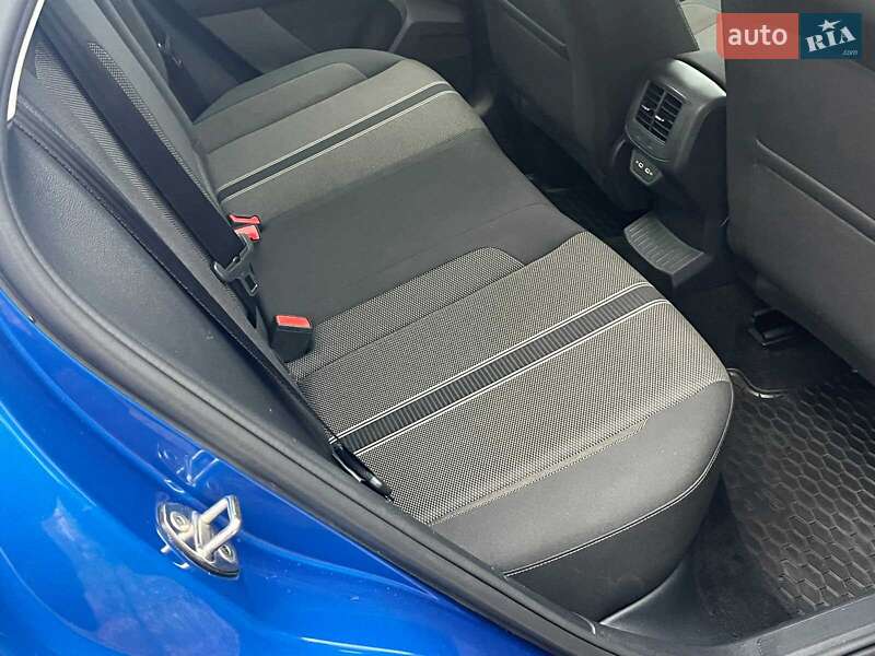 Внедорожник / Кроссовер Volkswagen T-Roc 2021 в Киеве