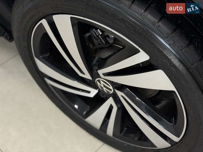 Внедорожник / Кроссовер Volkswagen T-Roc 2024 в Тернополе