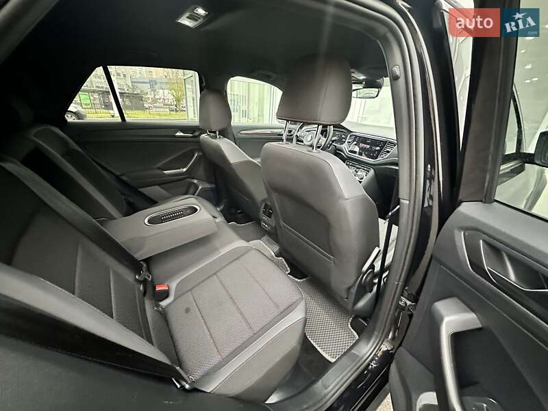 Внедорожник / Кроссовер Volkswagen T-Roc 2021 в Киеве