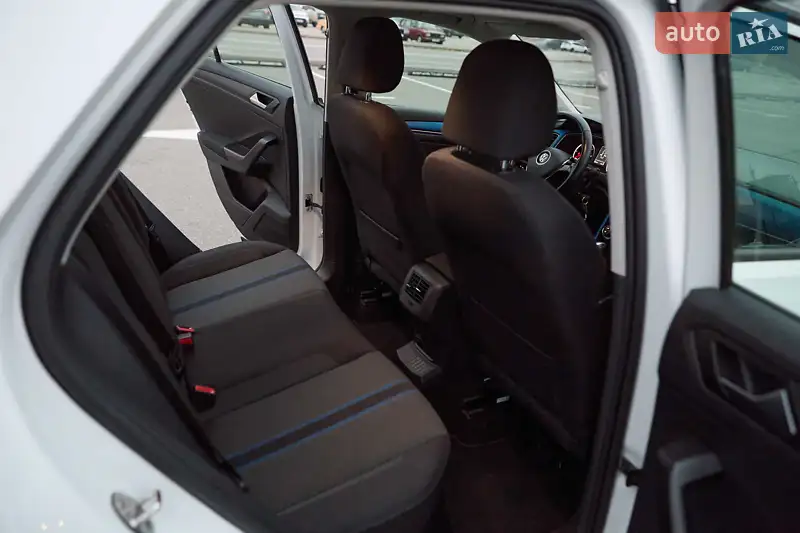 Volkswagen T-Roc 2018 VIN WVGZZZA1ZJV043654 фото оголошення 43 з 85