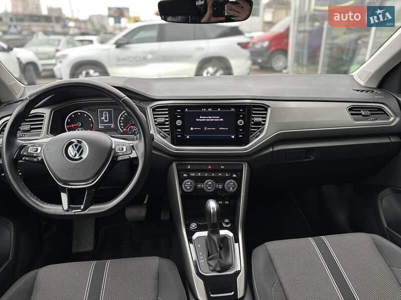 Внедорожник / Кроссовер Volkswagen T-Roc 2021 в Киеве