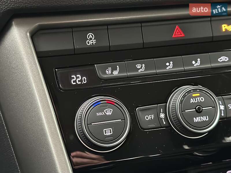 Внедорожник / Кроссовер Volkswagen T-Roc 2021 в Киеве