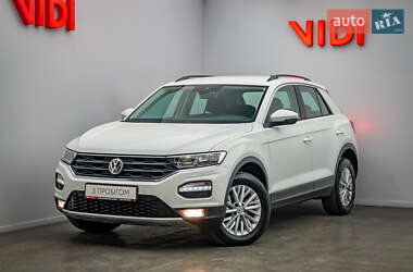 Внедорожник / Кроссовер Volkswagen T-Roc 2019 в Киеве