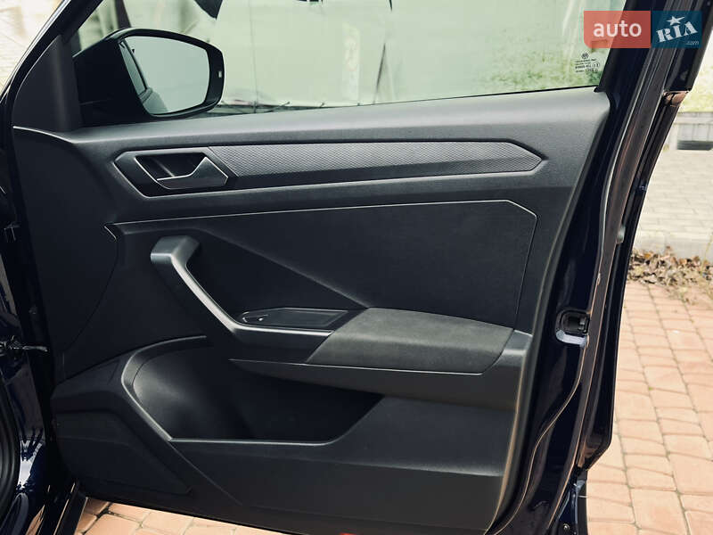 Внедорожник / Кроссовер Volkswagen T-Roc 2019 в Одессе