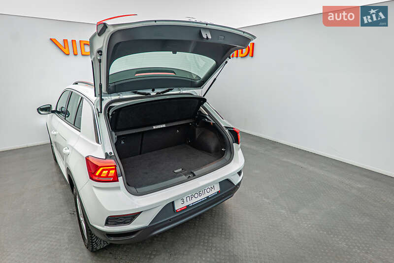 Позашляховик / Кросовер Volkswagen T-Roc 2021 в Києві