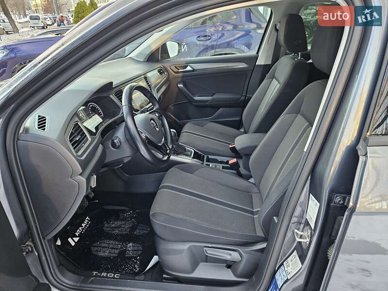 Позашляховик / Кросовер Volkswagen T-Roc 2020 в Києві фото 18 Позашляховик / Кросовер Volkswagen T-Roc 2020 в Києві