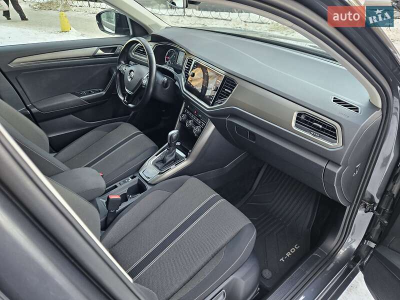 Позашляховик / Кросовер Volkswagen T-Roc 2020 в Києві фото 32 Позашляховик / Кросовер Volkswagen T-Roc 2020 в Києві