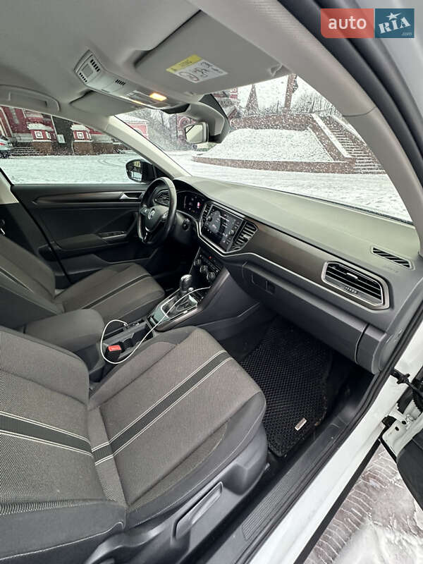 Внедорожник / Кроссовер Volkswagen T-Roc 2019 в Днепре