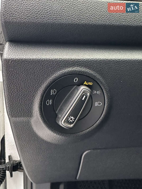 Внедорожник / Кроссовер Volkswagen T-Roc 2019 в Днепре