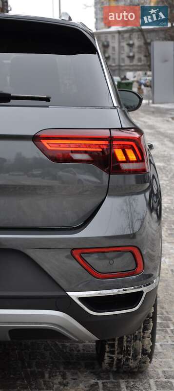 Внедорожник / Кроссовер Volkswagen T-Roc 2023 в Одессе