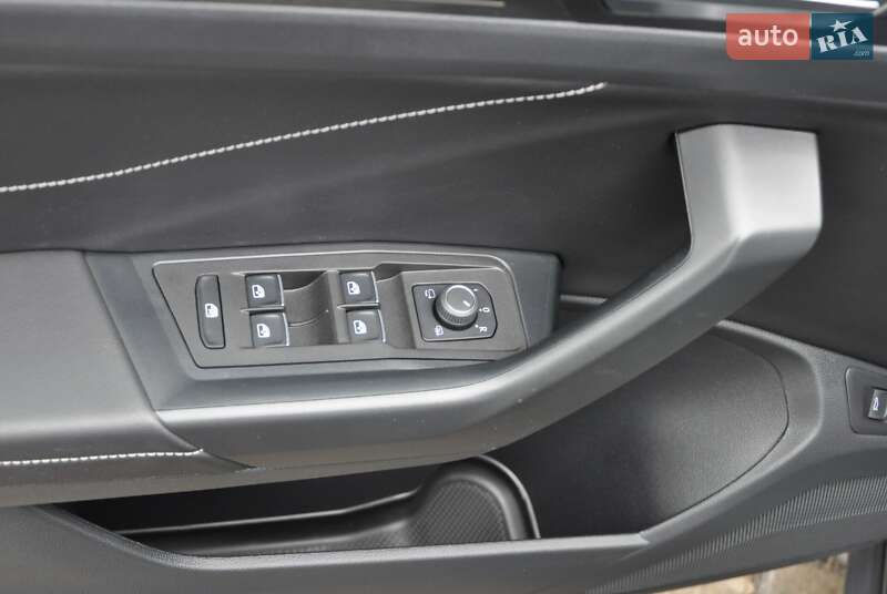 Внедорожник / Кроссовер Volkswagen T-Roc 2023 в Одессе