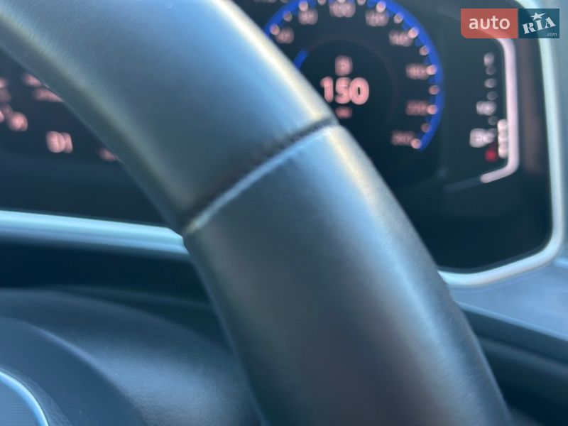 Внедорожник / Кроссовер Volkswagen T-Roc 2023 в Киеве