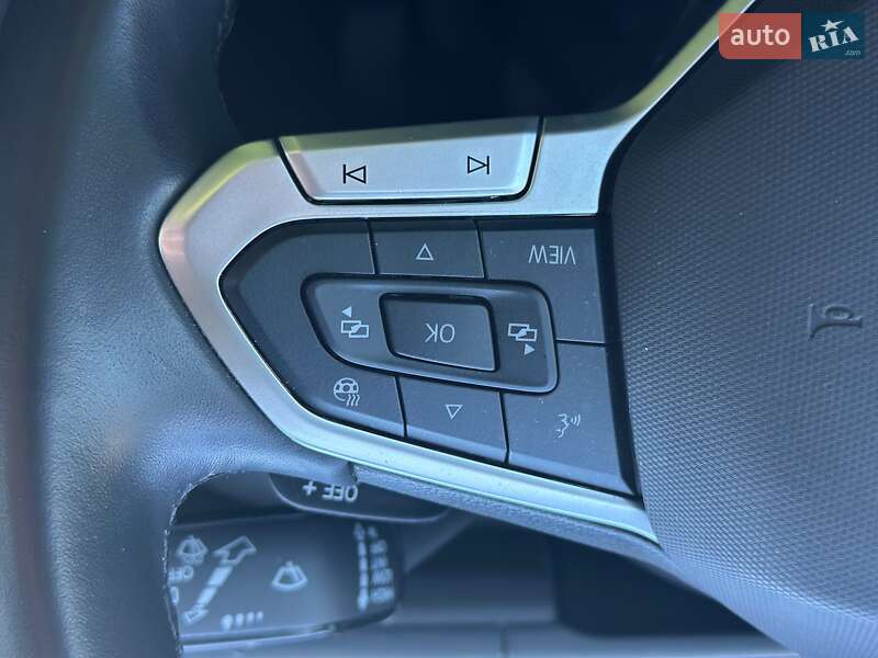 Внедорожник / Кроссовер Volkswagen T-Roc 2023 в Киеве