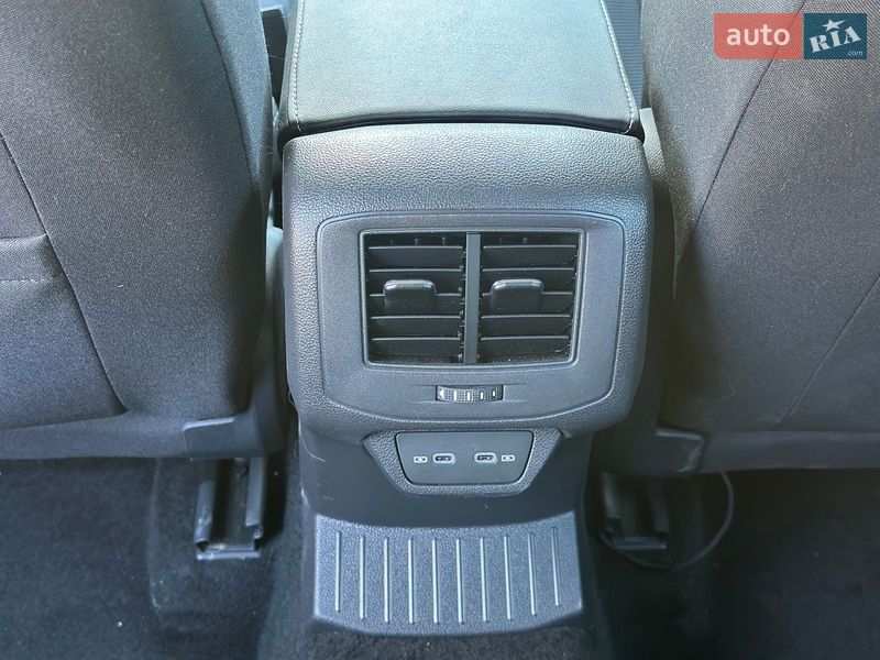 Внедорожник / Кроссовер Volkswagen T-Roc 2023 в Киеве