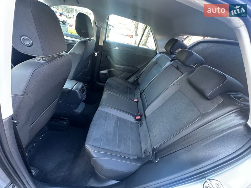 Внедорожник / Кроссовер Volkswagen T-Roc 2023 в Киеве