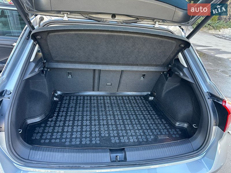 Внедорожник / Кроссовер Volkswagen T-Roc 2023 в Киеве