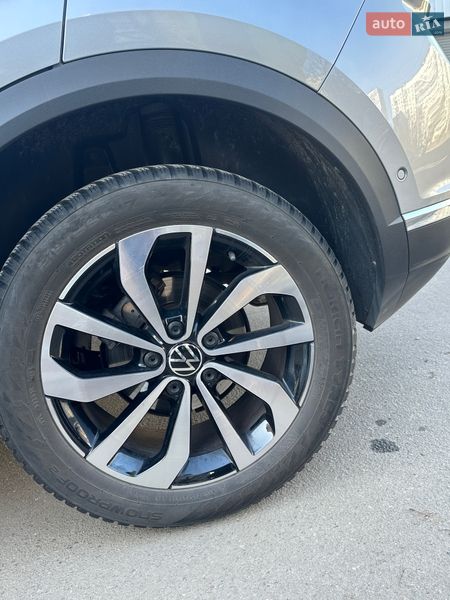 Внедорожник / Кроссовер Volkswagen T-Roc 2023 в Киеве