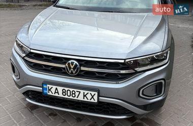 Внедорожник / Кроссовер Volkswagen T-Roc 2023 в Киеве