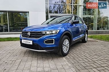 Внедорожник / Кроссовер Volkswagen T-Roc 2021 в Киеве