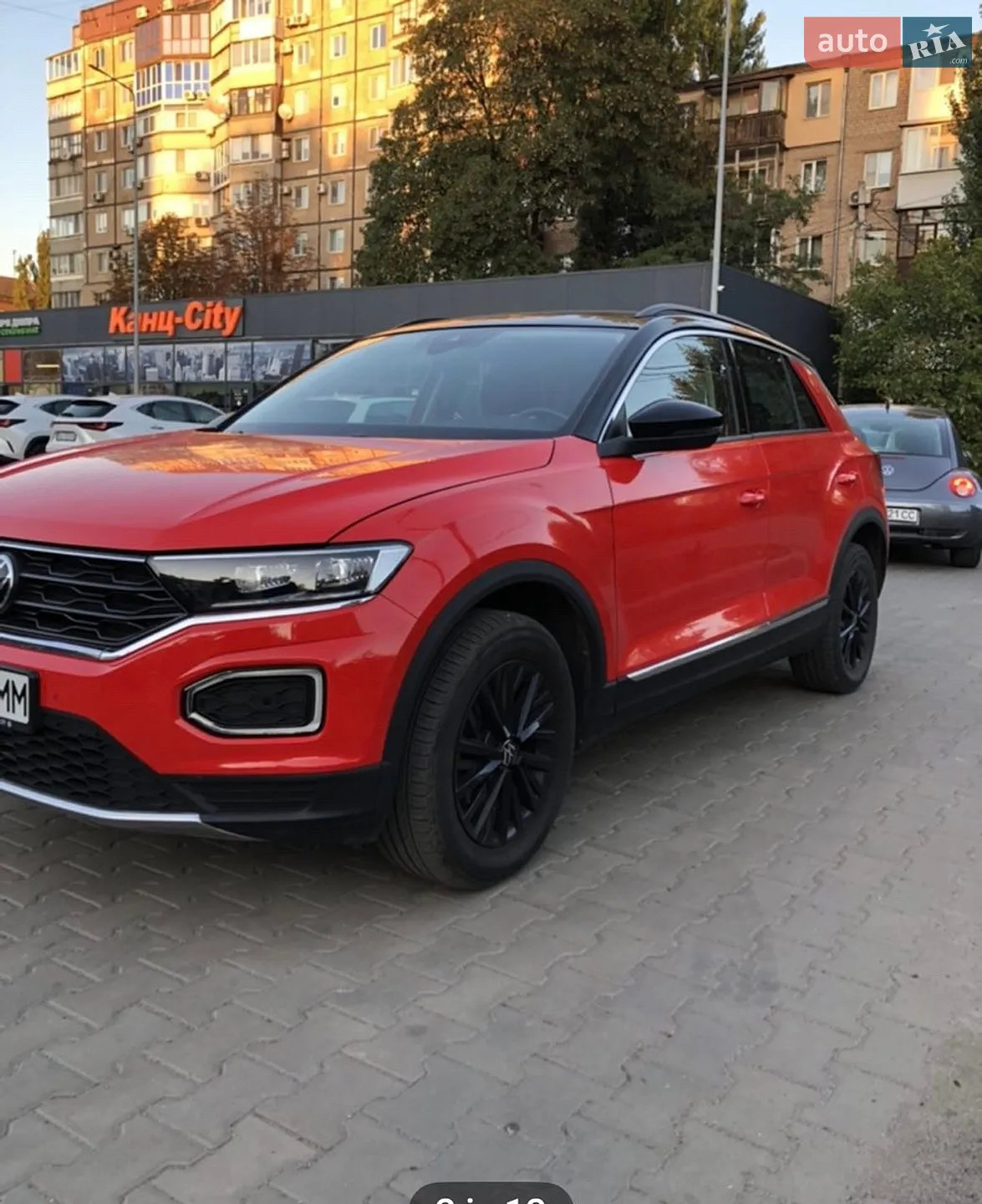 Volkswagen T-Roc 2021 VIN WVGZZZA1ZMV129389 фото оголошення 2 з 10
