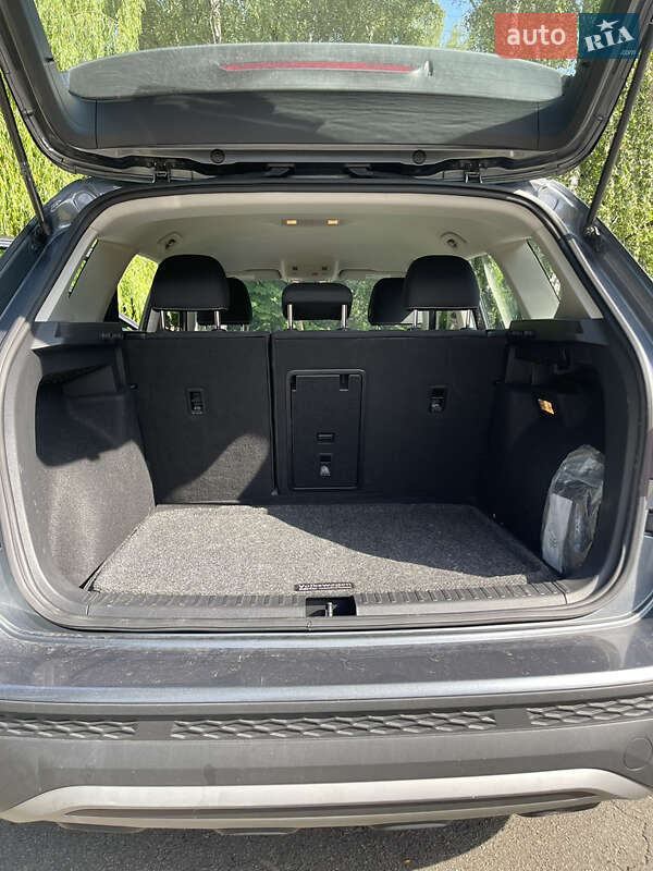 Позашляховик / Кросовер Volkswagen Taos 2021 в Києві