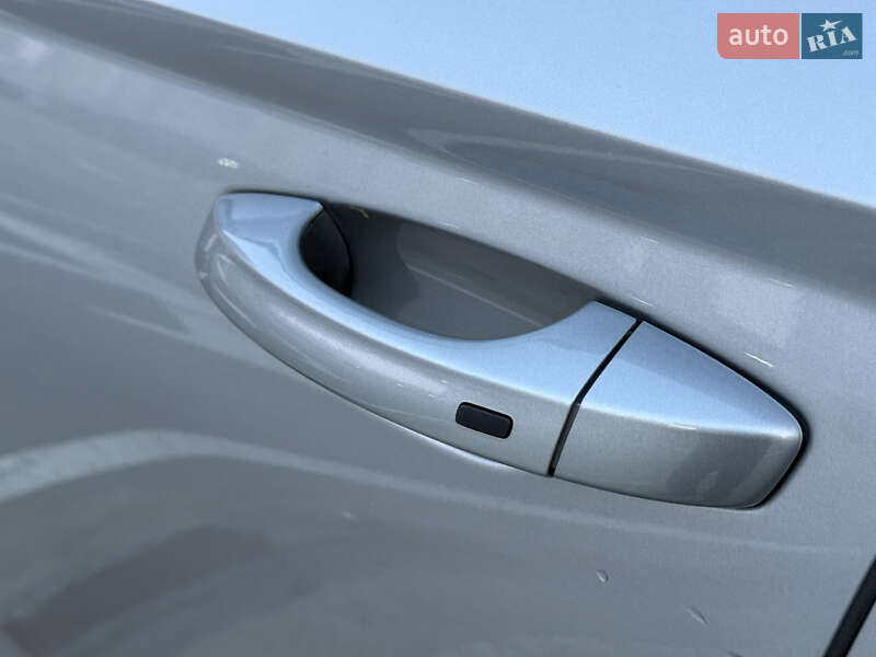 Внедорожник / Кроссовер Volkswagen Taos 2023 в Киеве