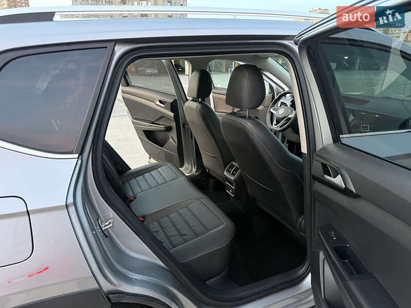 Внедорожник / Кроссовер Volkswagen Taos 2023 в Киеве