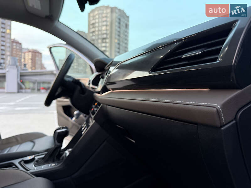 Внедорожник / Кроссовер Volkswagen Taos 2023 в Киеве