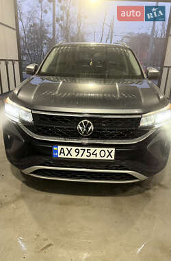 Внедорожник / Кроссовер Volkswagen Taos 2024 в Харькове