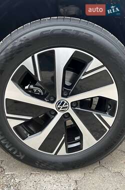 Внедорожник / Кроссовер Volkswagen Tayron 2025 в 