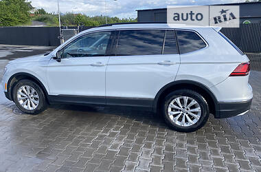 Внедорожник / Кроссовер Volkswagen Tiguan Allspace 2017 в Львове