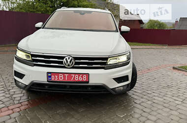 Внедорожник / Кроссовер Volkswagen Tiguan Allspace 2018 в Дрогобыче