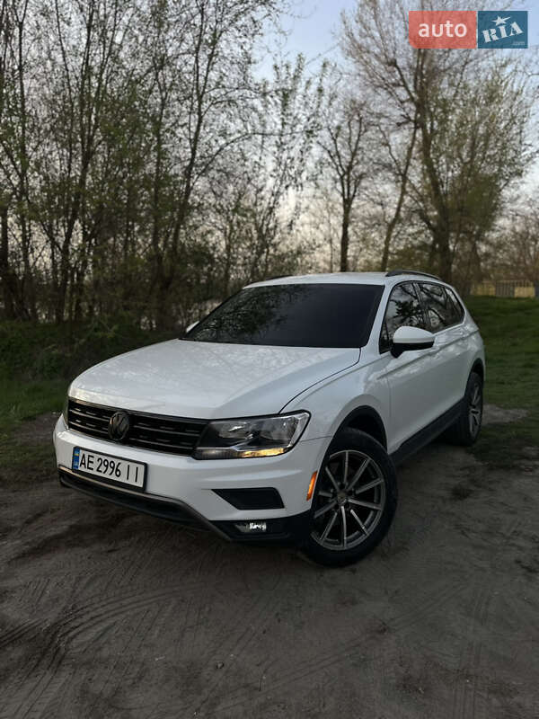 Внедорожник / Кроссовер Volkswagen Tiguan Allspace 2017 в Днепре