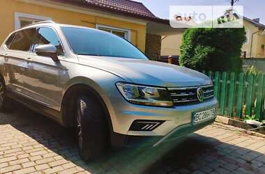 Внедорожник / Кроссовер Volkswagen Tiguan Allspace 2020 в Львове