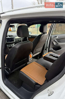 Внедорожник / Кроссовер Volkswagen Tiguan Allspace 2018 в 