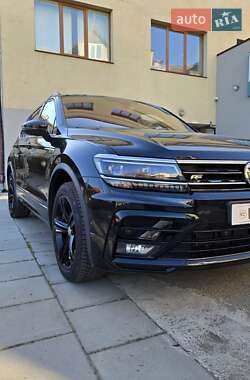 Внедорожник / Кроссовер Volkswagen Tiguan Allspace 2021 в 